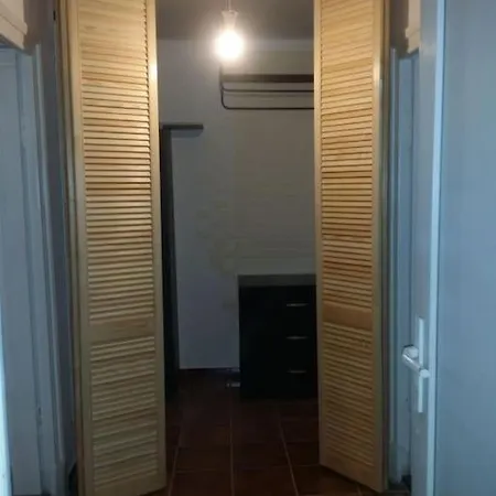 Appartement Come - A Tiny House In The Center Of Boekarest