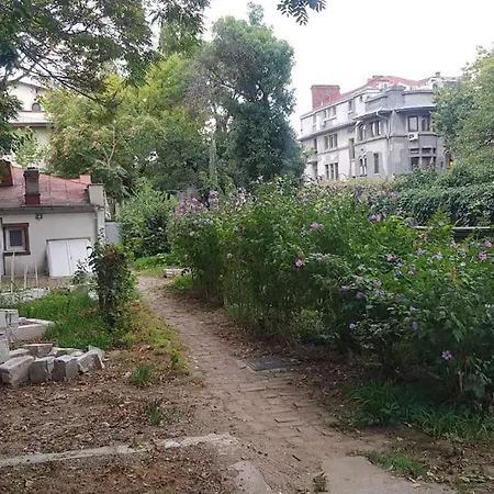 Come - A Tiny House In The Center Of * Boekarest