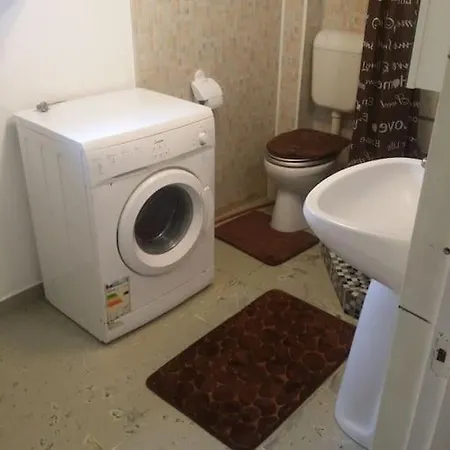 Come - A Tiny House In The Center Of Boekarest